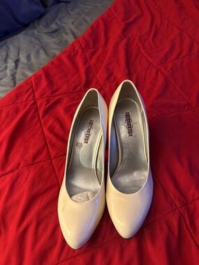 Cream Patent Pointed-Toe Pumps